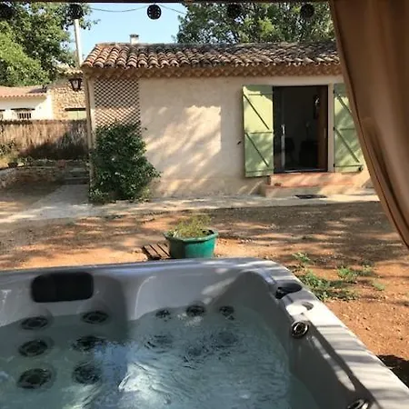 Petit Mas Provençal: Cozy Forest Retreat With Jacuzzi And Pool Villa *