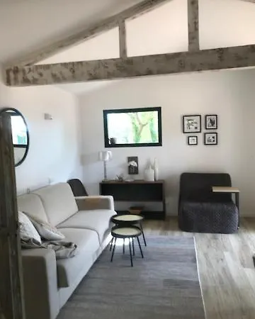 Villa Petit Mas Provençal: Cozy Forest Retreat With Jacuzzi And Pool