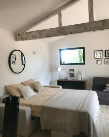 Petit Mas Provençal: Cozy Forest Retreat With Jacuzzi And Pool Villa *