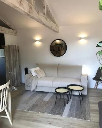 Petit Mas Provençal: Cozy Forest Retreat With Jacuzzi And Pool Saint-Paul-en-Foret
