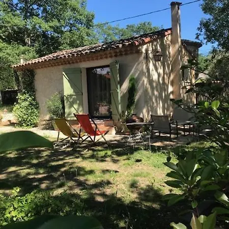 Petit Mas Provençal: Cozy Forest Retreat With Jacuzzi And Pool